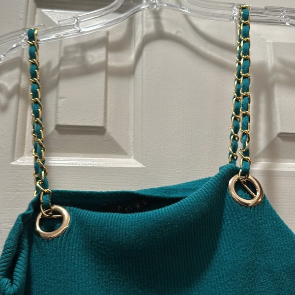 Top - Picture 2 of 2